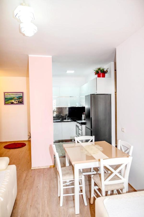 Happy Stories' Apartment In City Centre Shkodër Exteriör bild