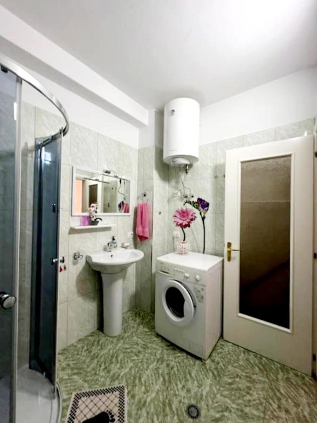 Happy Stories' Apartment In City Centre Shkodër Exteriör bild
